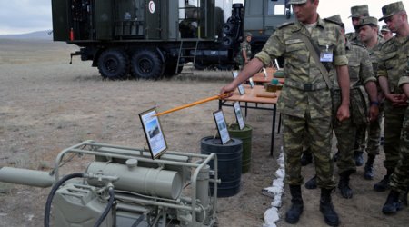 Azeri chemical units, interior troops hold drills 