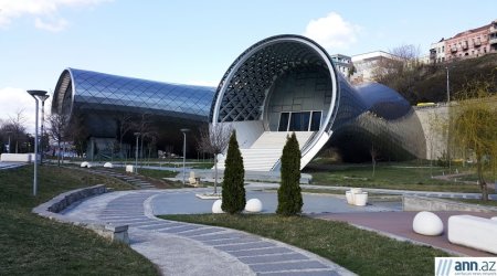 Tbilisinin gəzməli yerləri: Rike parkı - FOTO