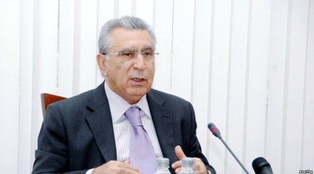 Azeri paper dismisses top official's criticism of Western financial institutions