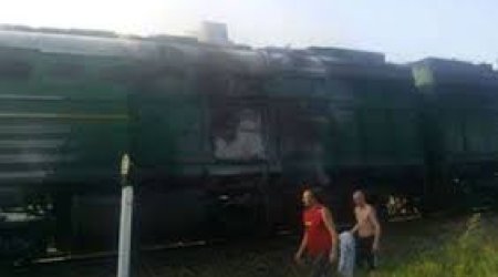 Загорелся поезд с пассажирами - ВИДЕО