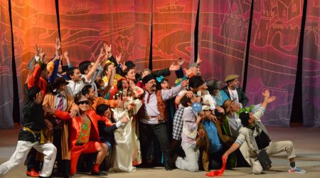 “Rənglər, duyğular, düşüncələr” sərgisi və “Qohumlar” tamaşasının premyerası