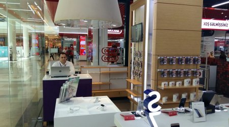 Azercell Customer Service now in Ganjlik Mall