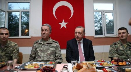 Ərdoğan iftar süfrəsində