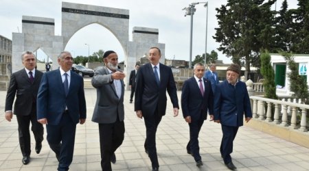 İlham Əliyev Nardaran sakinləri ilə görüşdü - FOTO