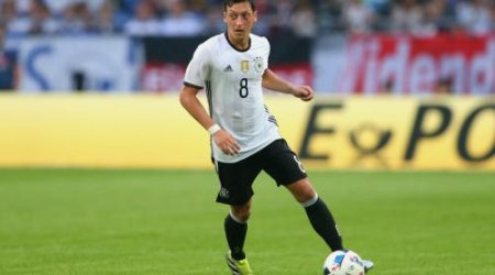 Özil tarixə düşdü