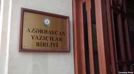 AYB bölgələrdə poeziya günləri keçirəcək