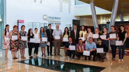 Azərbaycan Xalça Muzeyinin əməkdaşları mükafatlandırıldı