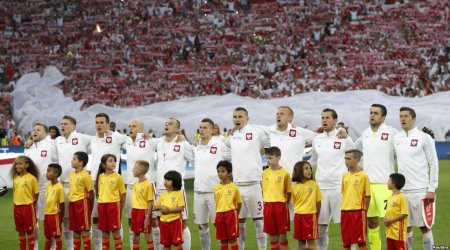 Polşa da ənənəni poza bilmədi