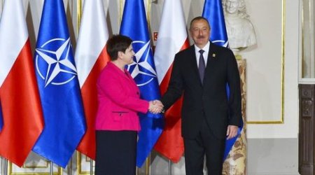 İlham Əliyev Varşavada naharda iştirak etdi