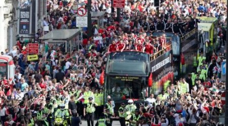 Uelsdə möhtəşəm qarşılanma - VİDEO