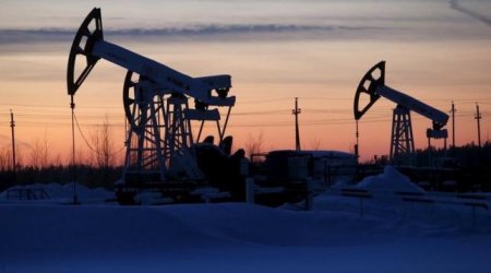 Oil falls on economic woes