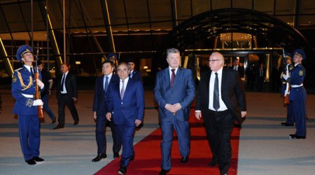 Ukrayna prezidenti getdi