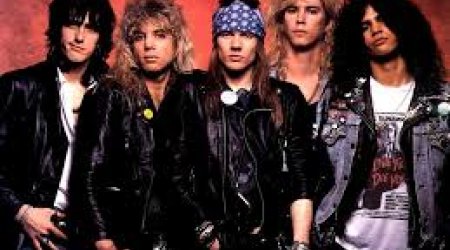 Guns N' Roses задержали за оружие