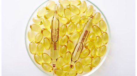 Vitamin D supplements 'advised for everyone'