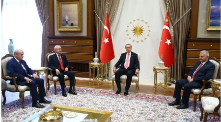 Türkiyə Prezidenti müxalifət liderlərini qəbul edib