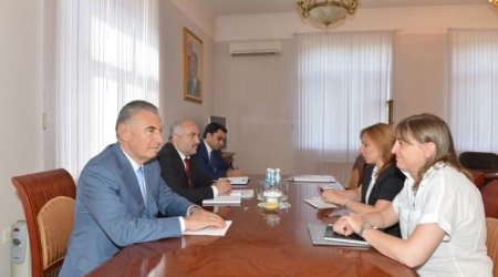 Kəlbəcərli girovların vəziyyəti BQXK rəsmisi ilə müzakirə edilib