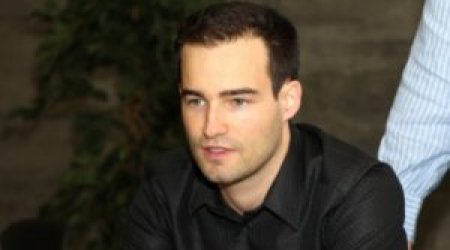 Azərbaycan İsveçrə şahmatçısını bağışladı