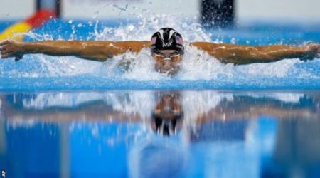 Michael Phelps beats Ryan Lochte to win 22nd gold