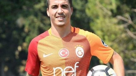 “Qalatasaray” növbəti transferi gerçəkləşdirib.