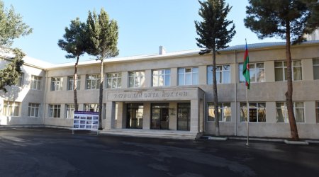 İlham Əliyev 247 nömrəli məktəbdə yaradılan şəraitlə tanış olub