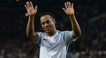 Ronaldinyo karyerasını bitirəcəyi vaxtı açıqladı