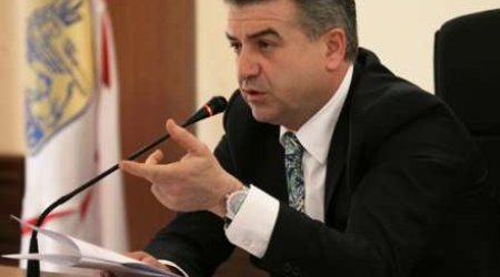 Azərbaycanda doğuldu, Ermənistana baş nazir oldu