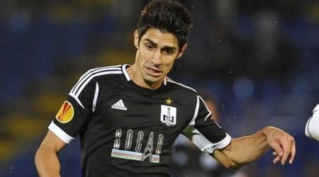 Flavinyo: “Neftçi”nin tarixini məhv edirlər” 