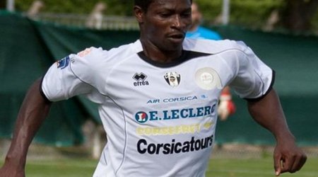 Futbolçu meydanda dünyasını dəyişdi