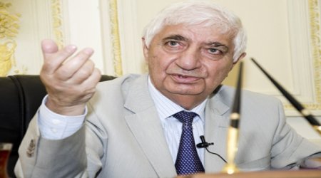 Yazıçılar Birliyindən Rüstəm Behrudinin istefasına MÜNASİBƏT