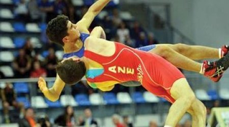 Junior Azerbaijani wrestler crowned world champion