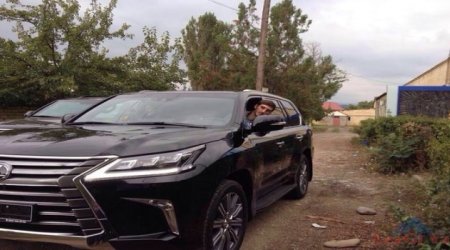 Radik İsayeva “Lexus” hədiyyə etdilər – FOTO