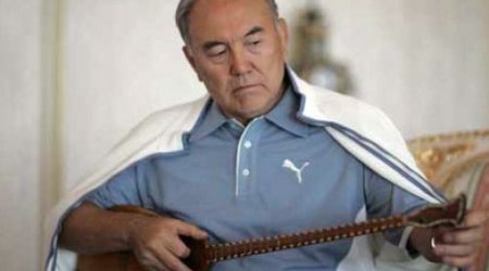 Nazarbayev dombıra çaldı – VİDEO