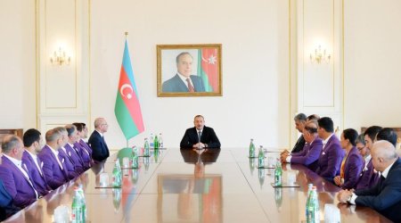 İlham Əliyev paralimpiyaçılarla görüşdü