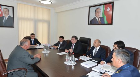 Vergilər naziri Füzulidə vətəndaşları qəbul etdi