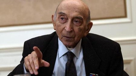 Lütfi Zadə Azərbaycandakı referendumdan danışdı