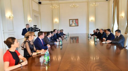 İlham Əliyev AŞPA nümayəndə heyəti ilə görüşdü