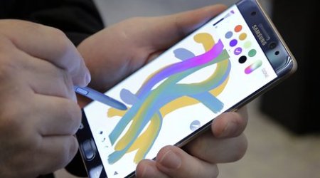 Samsung halts production of troubled Galaxy Note 7 phone