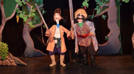 “Qırmızıpapaq” Kukla Teatrında