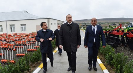 İlham Əliyev Qazaxda fermer təsərrüfatının təqdimatında