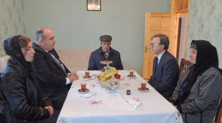 Nazir şəhid əsgərin ailəsinə ev verdi - FOTOLAR