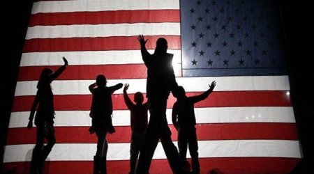 ABŞ İrana qarşı sanksiyaların müddətini artırıb