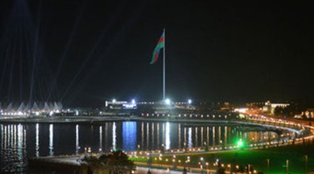 Məşhur aktrisa Bakıya gəlir