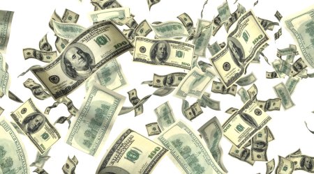 Proqnoz: Dollar artıq bu il avrodan baha olacaq