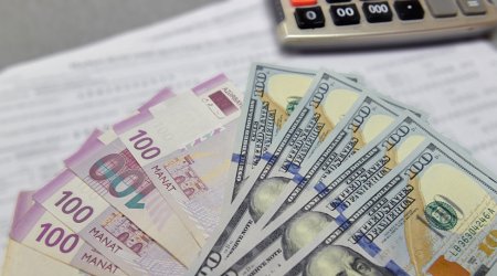 Курс доллара приблизился к 1,71 маната