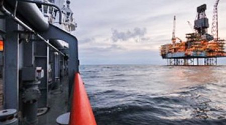 SOCAR commissions new oil well in Caspian Sea