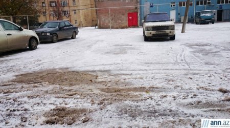 Гололедица в Баку - ФОТО