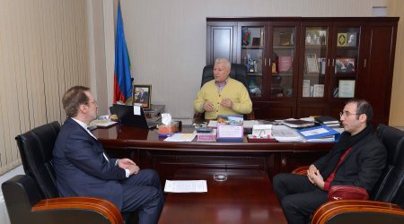 Təbriz Teatrının rəhbəri Musiqili Teatrda