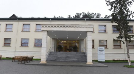 İlham Əliyev Zərdab Rayon Mərkəzi Xəstəxanasında yaradılan şəraitlə tanış olub