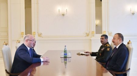 Prezident İlham Əliyev Gürcüstanın müdafiə nazir ilə görüşüb - YENİLƏNİB