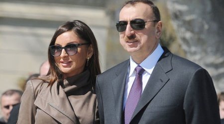 Prezident İçərişəhərdə Marionet Teatrının açılışında iştirak etdi